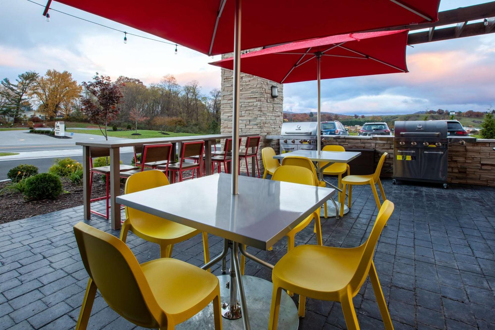 Home2 Suites By Hilton Lewisburg, Wv Esterno foto